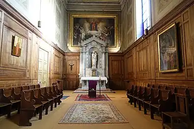 Detail of the South Chapel, with statue of the Virgin Mary