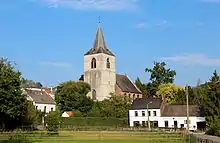 Ensemble van de kerk Saint-Etienne en diens directe omgeving