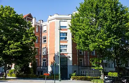 Apartment building (Varlet, 1931)