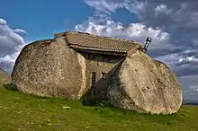 Casa do Penedo, Portugal