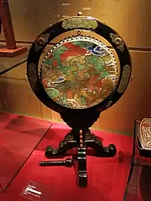 A tsuri-daiko on display at the Museu de la Música de Barcelona