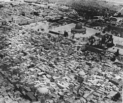 The Old City in the early 1900s. The two domes in the Jewish Quarter, (lower part of the photo), are of the Hurba and Tiferes Yisrael synagogues.