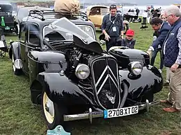 Demonstration of a working "gasogene" system in a 1956 Citroën Traction Avant