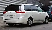 2017 Toyota Sienna XLE (facelift)