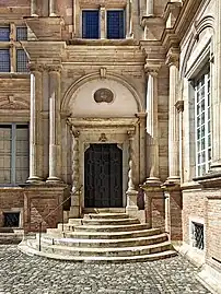 Door of hôtel d'Assézat