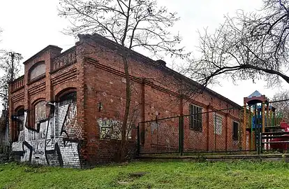 Back of the building at 8, view from the lateral river