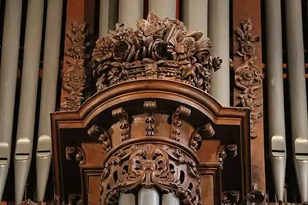 Baroque sculpture of the organ case (18th c.)