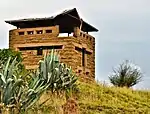 This blockhouse, together with the second blockhouse on the southern side of Aliwal North, played an important strategic part during the Anglo-Boer War against the invading Republican commandos.
Type of site: Blockhouse.
Current use: Blockhouse : Anglo-Boer War.