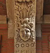 Hôtel d'Assézat: masks.