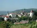 Blick auf die Altstadt von Krems. Shows the Pulverturm and a length of wall with gun slots