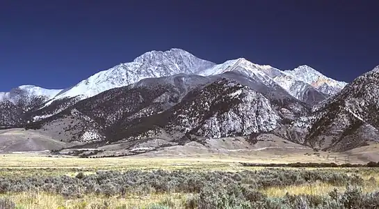 65. Borah Peak is the highest summit of the Lost River Range and Idaho.