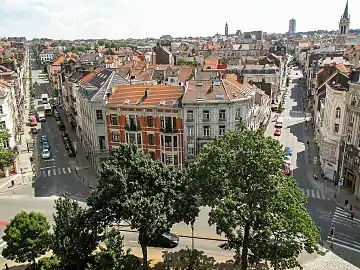 Start of the Chaussée de Waterloo (on the right) from the Halle Gate