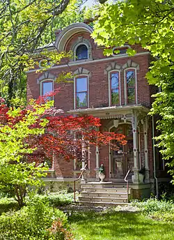 Building at 426 South Main Street