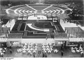 Opening of the Gruga in 1929 with a view from the Radio Tower: Dahlia arena behind, pergola garden and milk restaurant in front