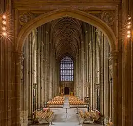 Perpendicular Gothic – columns without interruption from floor to the vaults. Canterbury Cathedral nave (late 14th century)