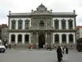 Façade opening onto the Place of Spain