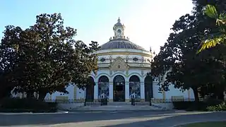 One entrance of the pavillon, the entrance leades through the Casino of the building