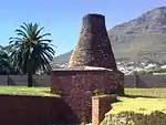 This fortress was hastily built in 1781, when an attack by British forces on the Cape was expected. A conical kiln, probably for making bricks, was added some 50 years later.

From the beginning of the settlement at the Cape, the commanders were concerned Type of site: Fort. This fortress was hastily built in 1781, when an attack by British forces on the Cape was expected. A conical kiln, probably for making bricks, was added some 50 years later.