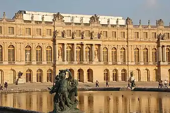 The garden facade by Louis Le Vau (1668–1674) as modified by Jules Hardouin-Mansart (1678–1680)