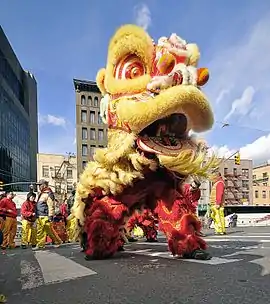 Lion dance (舞狮)