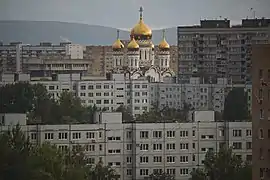 The Transfiguration Cathedral can be seen from many quarters of the Avtozavodsky district