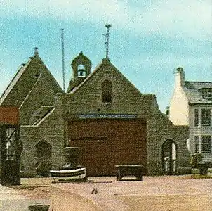 St Saviour's (left) with no steeple, 1940s