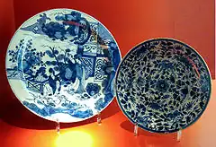 Delftware depicting Chinese scenes, 18th century. Ernest Cognacq Museum