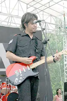 Ahmad Dhani in Dewa Concert in Fort Canning Singapore, 27 Feb 2005