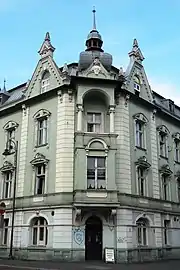 Corner avant-corps