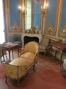 Louis XV salon with Duchesse divided seat (Louvre)