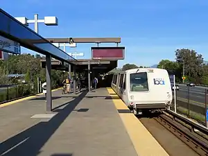 An eastbound train at Lafayette station, 2018