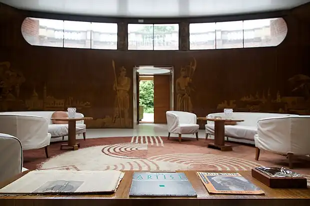 Eltham Palace, Entrance Hall