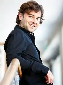 Erkan Aki, opera singer and pop musician