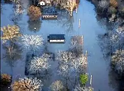 Flooded homes along the Flint River in Albany, Georgia, 1998