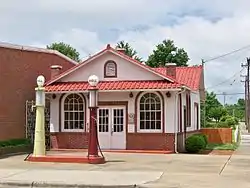 Beam's Shell Service Station and Office, (Former)