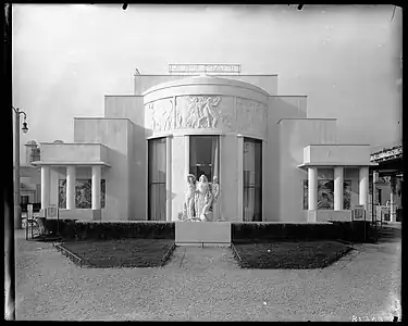 Hotel du Collectionneur at the International Exhibition of Modern Decorative and Industrial Arts, Paris, by Pierre Patout, 1925