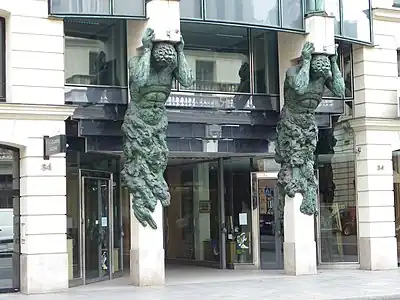 Postmodern atlantes of the Florence de Voldère art gallery (Avenue Matignon no. 34), Paris, Jean-Jacques Fernier, 1998