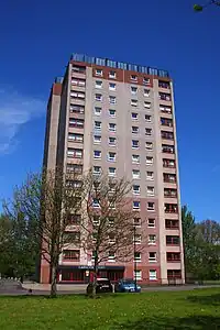 Garnock_Court_tower_flats_-_Irvine_-_geograph.org.uk_-_5774355