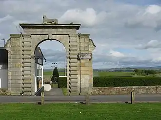 Woolmet House, Gateway