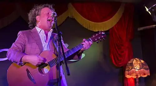 Glenn Tilbrook (December 5, 2014).jpg