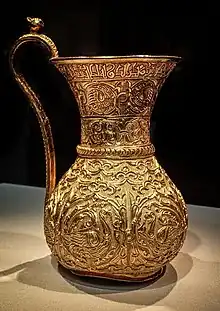 Gold ewer of the Buyid Period, mentioning Buyid ruler Izz al-Dawla Bakhtiyar ibn Mu'izz al-Dawla, 966-977 CE, Iran.