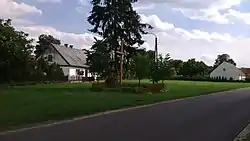 Structures to the side of a road in Goruńsko