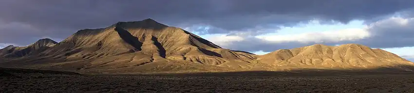 Hacha Grande, a mountain in the south of Yaiza, viewed from the road to the Playa de Papagayo