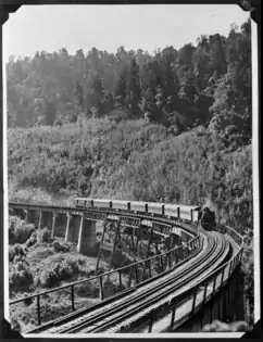 Hapuawhenua Viaduct about 1915