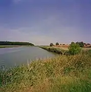 Inundatiekanaal van de Pijp naar de inundatiesluis in de Sint Aagtendijk - Beverwijk