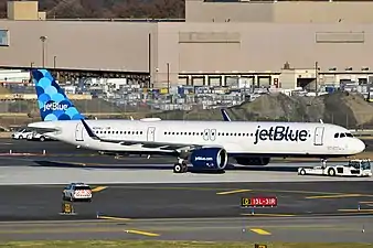 This JetBlue A321neo has all 10 available exits in Cabin Flex enabled (seating: 200, maximum: 244). EasyJet and Wizz Air also carry the same door-arrangement configuration for their A321neo fleets.