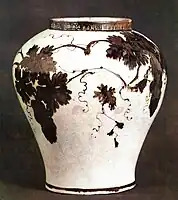 Joseon porcelain pot to draw pattern of grapes and monkey with Iron oxide, Joseon dynasty, early 18th century AD