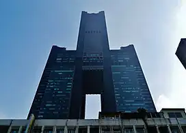 85 Sky Tower viewed from below