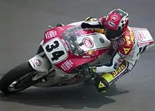 Kevin Schwantz riding his Lucky Strike Suzuki RGV500 at the 1993 Japanese Grand Prix.