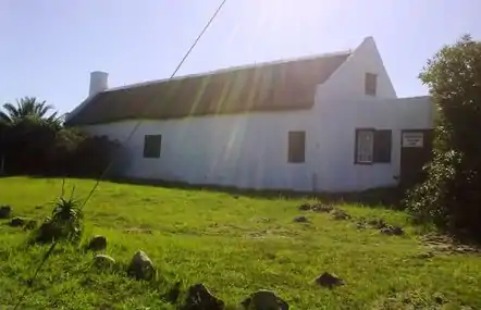 This type of pioneers house according to its structure and architectural features probably dates back to the 18th century and as such is representative of the old vernacular architectural style. According to tradition "Klein Zoar" is the former homestead Type of site: House Current use: House.